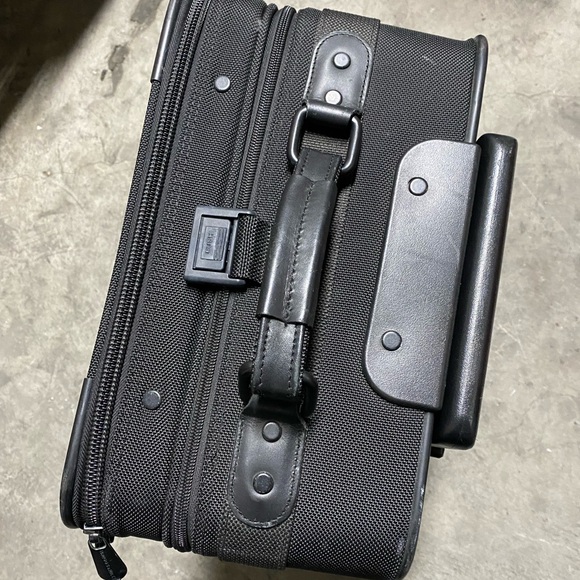 Briggs & Riley Carry On Suitcase - Picture 6 of 10